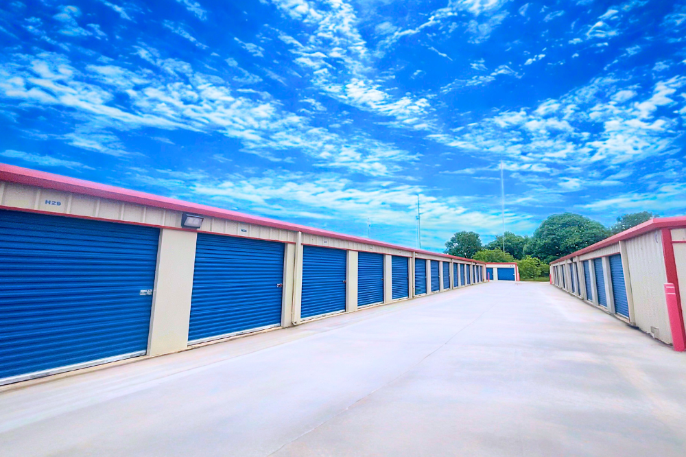 Paved lot self storage in Trumann Arkansas